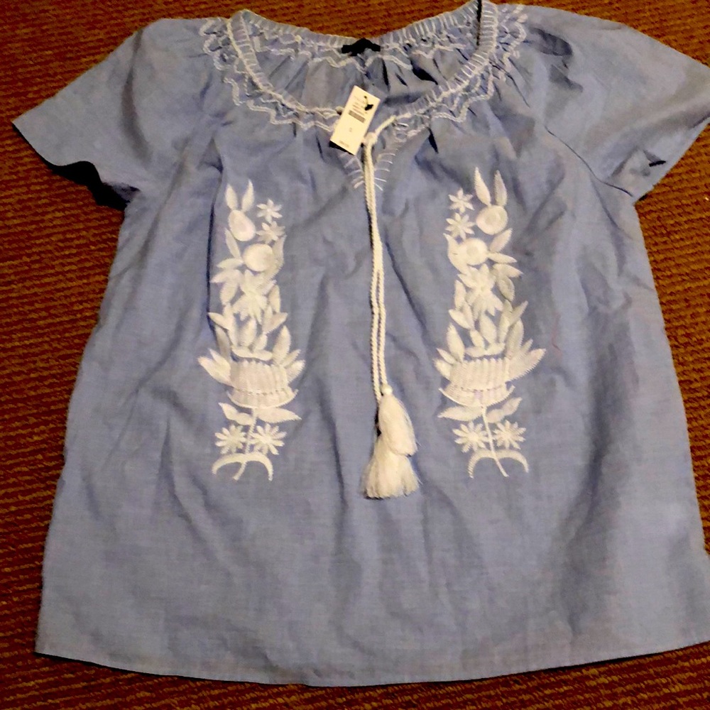 Talbots NWT chambray embroidered top